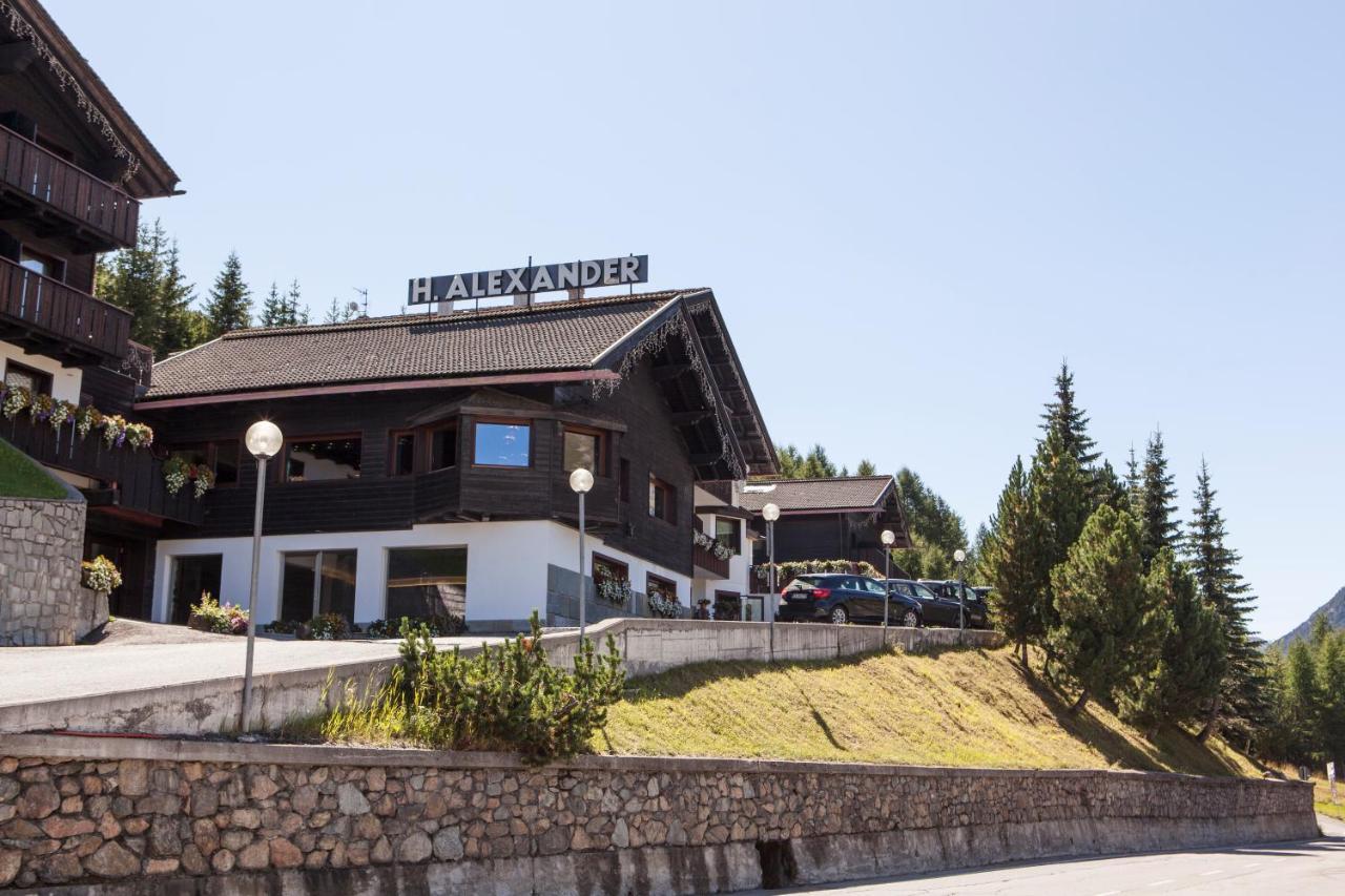 Alexander Charme Hotel Livigno Exteriör bild