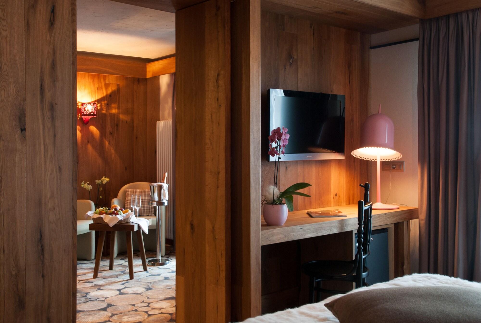 Alexander Charme Hotel Livigno Exteriör bild