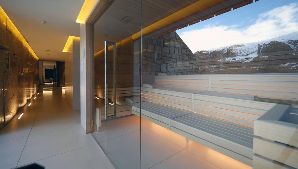 Alexander Charme Hotel Livigno Exteriör bild