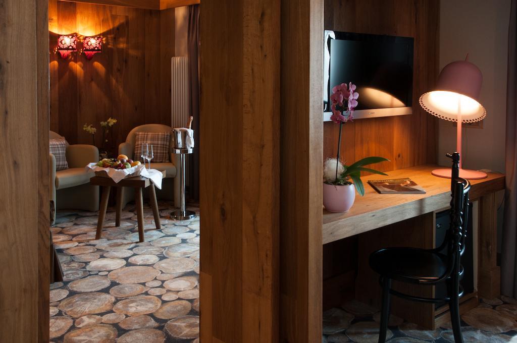 Alexander Charme Hotel Livigno Exteriör bild